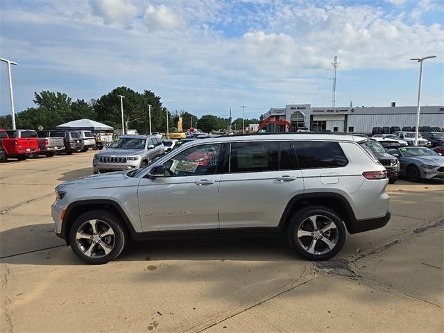 new 2024 Jeep Grand Cherokee L car, priced at $41,114