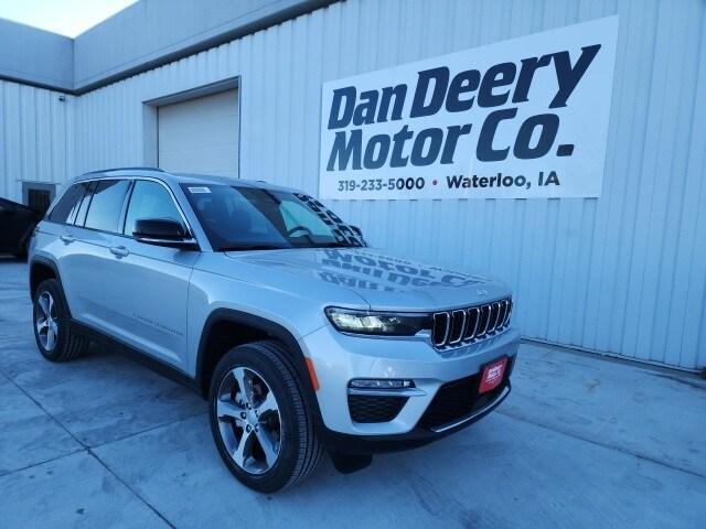 new 2025 Jeep Grand Cherokee car, priced at $45,120
