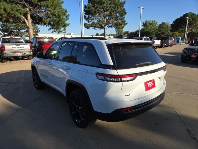 new 2025 Jeep Grand Cherokee car, priced at $40,089