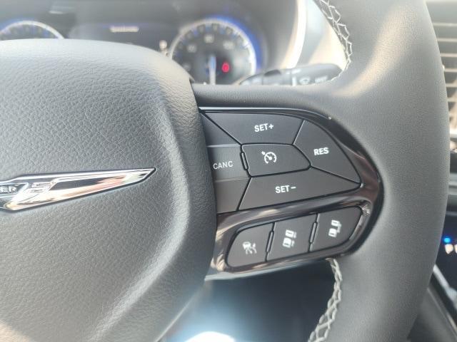 new 2025 Chrysler Pacifica car, priced at $47,698