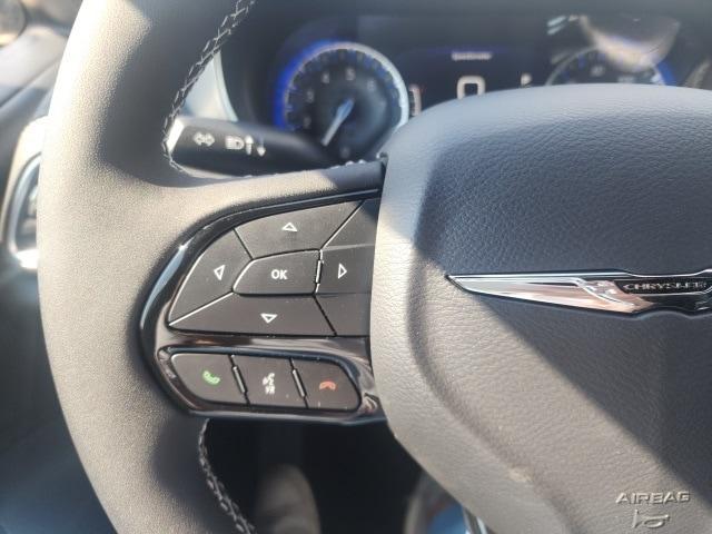 new 2025 Chrysler Pacifica car, priced at $47,698