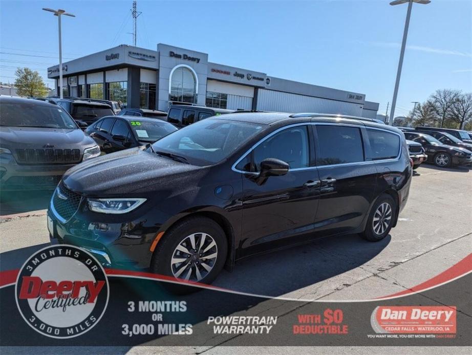 used 2021 Chrysler Pacifica Hybrid car, priced at $29,500