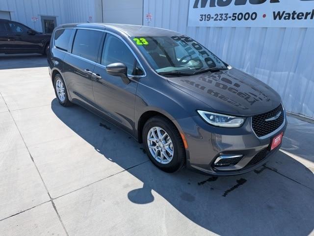 used 2023 Chrysler Pacifica car, priced at $23,298