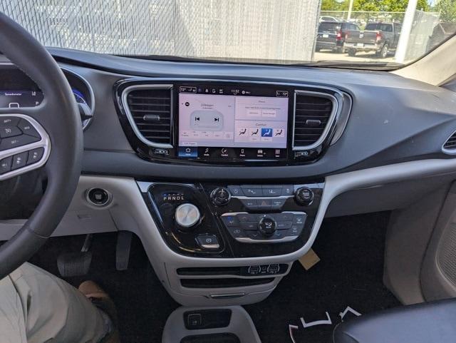 used 2023 Chrysler Pacifica car, priced at $23,625