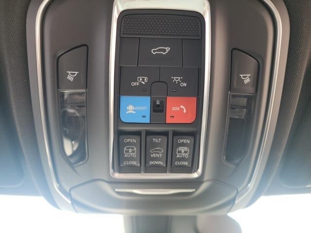 new 2025 Jeep Grand Cherokee car, priced at $48,049