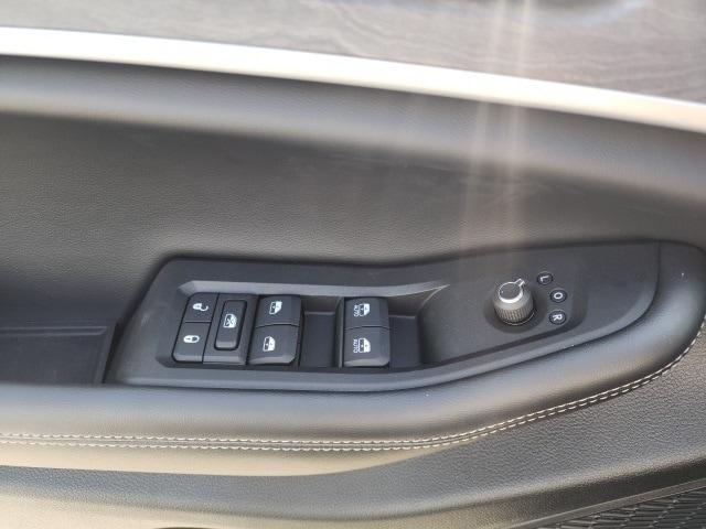 new 2025 Jeep Grand Cherokee car, priced at $48,049
