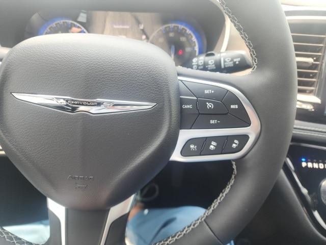 new 2025 Chrysler Pacifica car, priced at $44,886