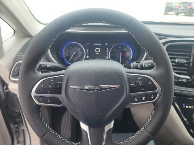 new 2024 Chrysler Pacifica car, priced at $41,995