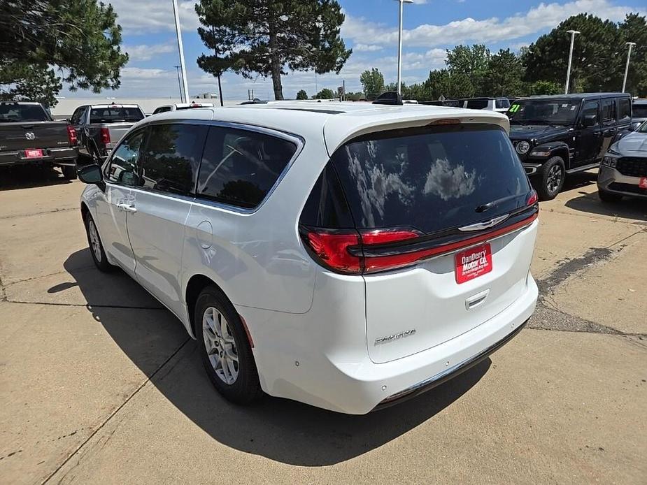 new 2024 Chrysler Pacifica car, priced at $42,081