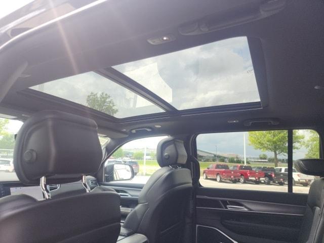 new 2025 Jeep Wagoneer car, priced at $70,271