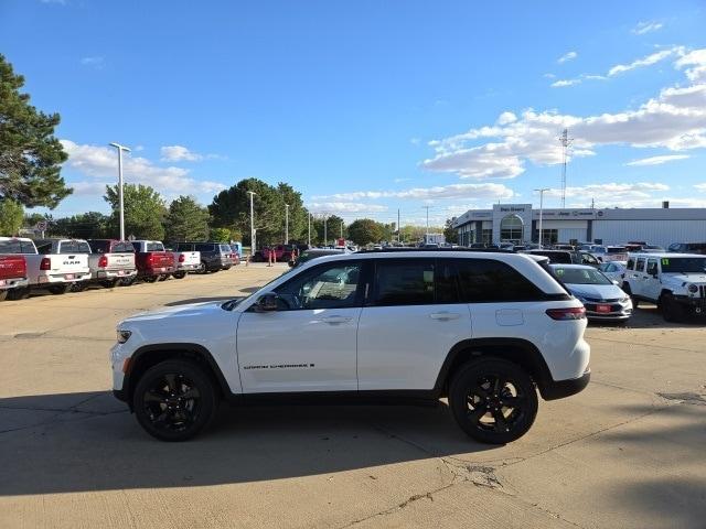 new 2025 Jeep Grand Cherokee car, priced at $45,210