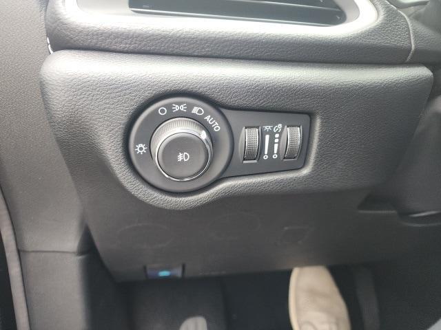 new 2026 Chrysler Pacifica car, priced at $39,813