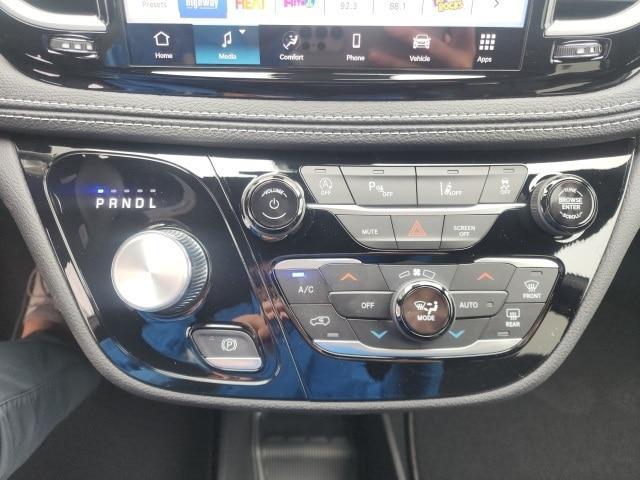 new 2026 Chrysler Pacifica car, priced at $39,813