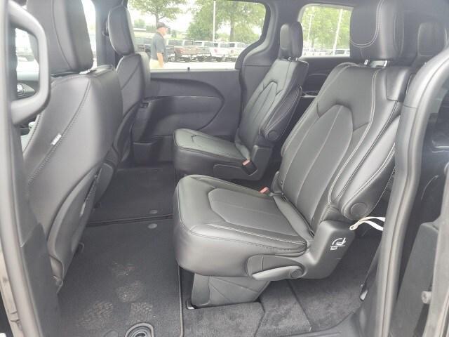 new 2026 Chrysler Pacifica car, priced at $39,813