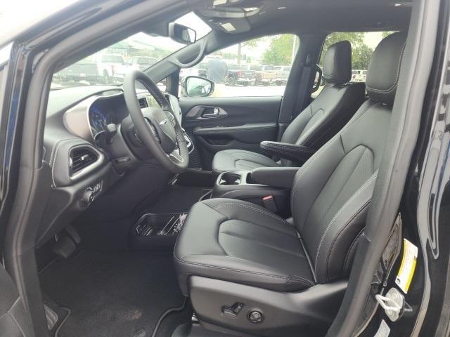 new 2026 Chrysler Pacifica car, priced at $39,813