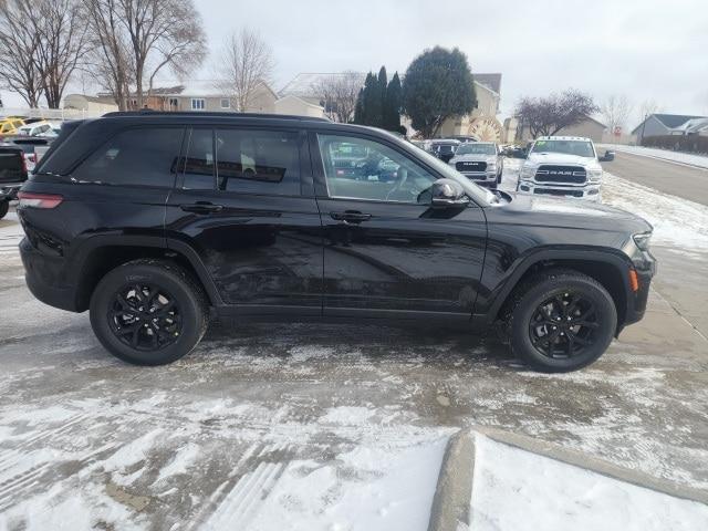 new 2025 Jeep Grand Cherokee car, priced at $39,769