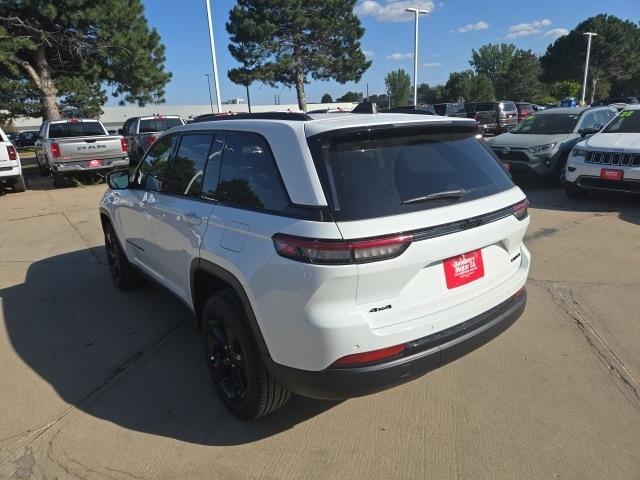 new 2024 Jeep Grand Cherokee car, priced at $42,015