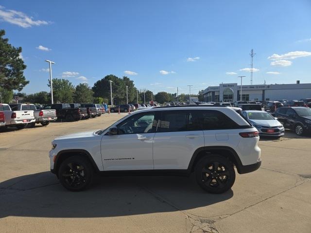 new 2024 Jeep Grand Cherokee car, priced at $46,124