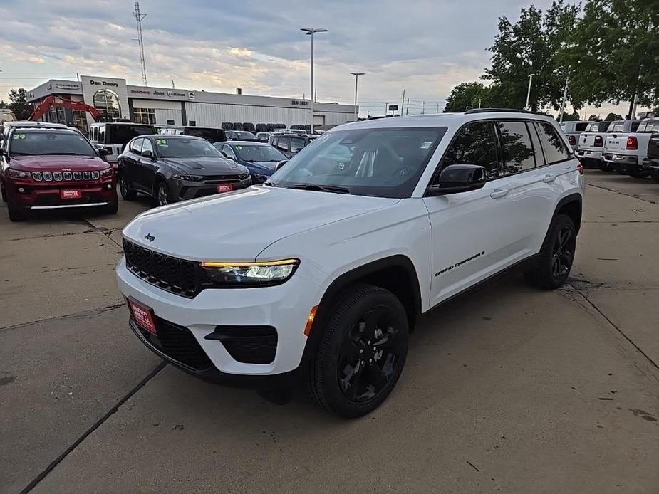 new 2024 Jeep Grand Cherokee car, priced at $41,177