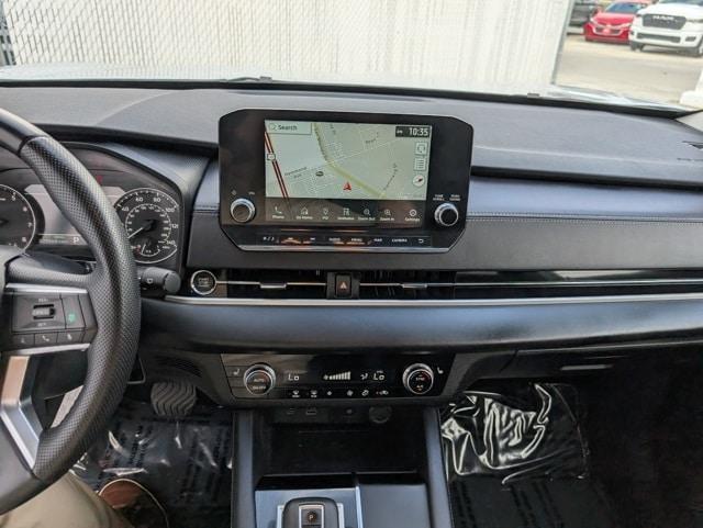 used 2024 Mitsubishi Outlander car, priced at $24,609
