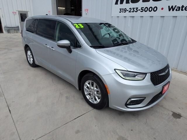 used 2023 Chrysler Pacifica car, priced at $22,007