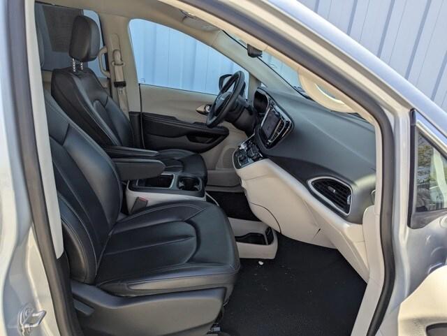 used 2023 Chrysler Pacifica car, priced at $23,125