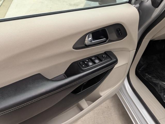 used 2023 Chrysler Pacifica car, priced at $22,007