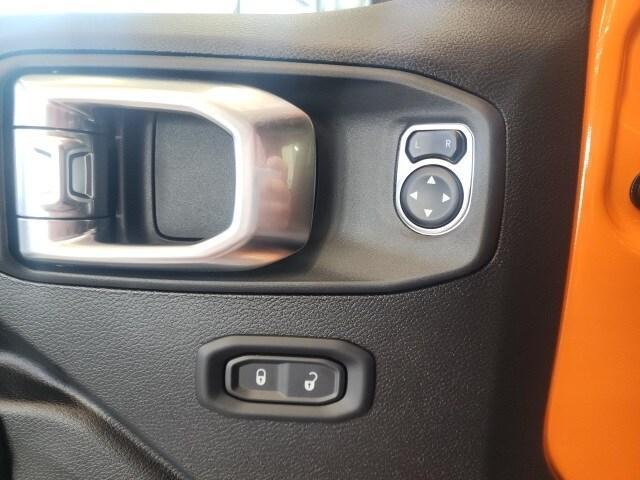 new 2025 Jeep Wrangler car, priced at $46,044