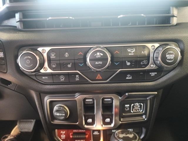 new 2025 Jeep Wrangler car, priced at $45,801