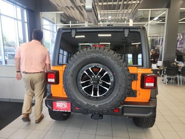 new 2025 Jeep Wrangler car, priced at $46,044