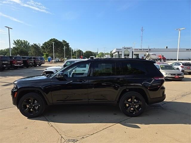 new 2024 Jeep Grand Cherokee L car, priced at $39,163