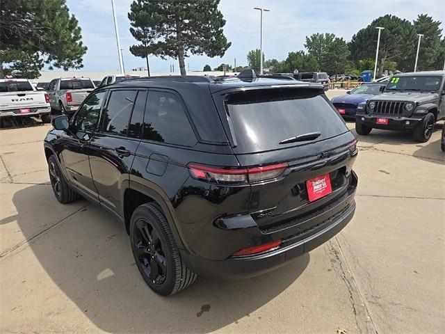 new 2024 Jeep Grand Cherokee car, priced at $38,689