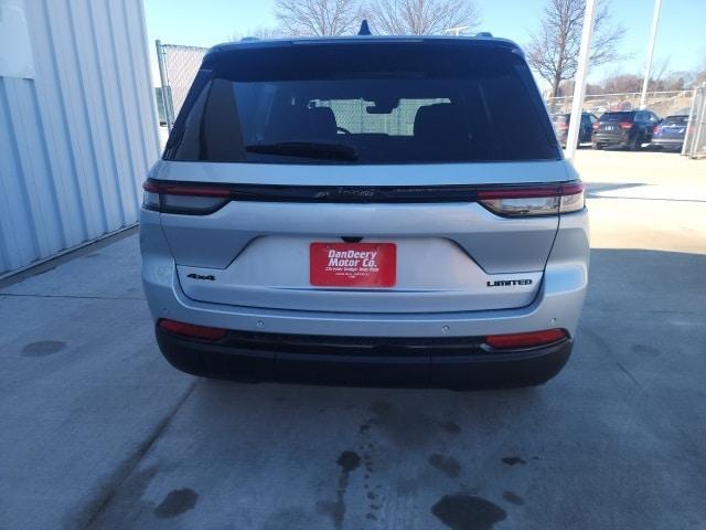 new 2025 Jeep Grand Cherokee car, priced at $44,032