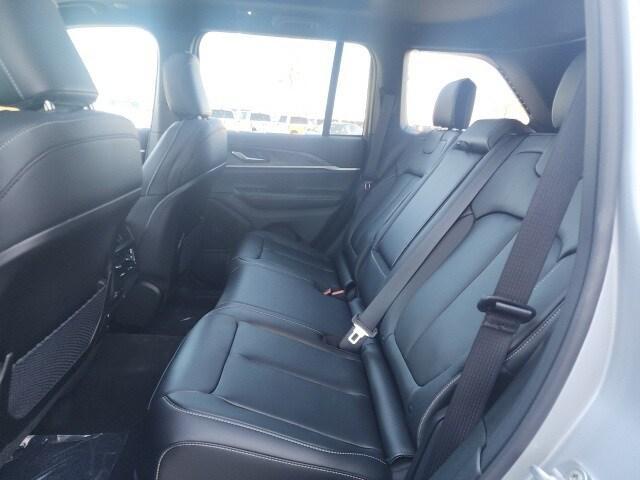 new 2025 Jeep Grand Cherokee car, priced at $45,590