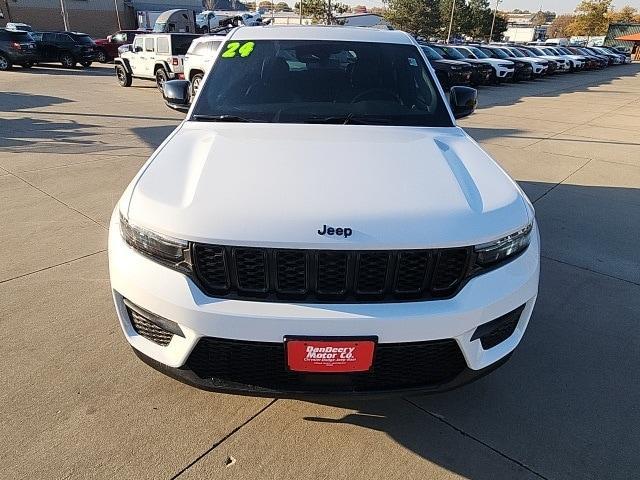 new 2024 Jeep Grand Cherokee car, priced at $37,677