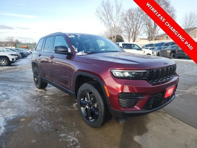 new 2025 Jeep Grand Cherokee car, priced at $41,479