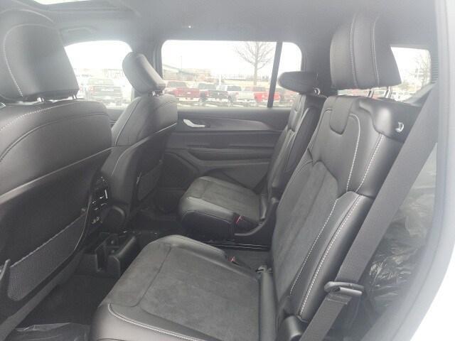 new 2025 Jeep Grand Cherokee L car, priced at $39,222