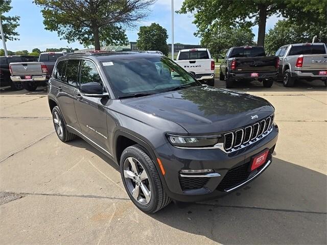 new 2024 Jeep Grand Cherokee car, priced at $39,270