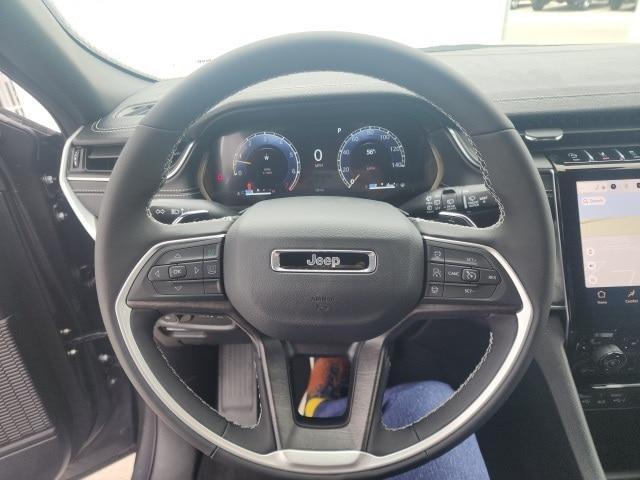 new 2025 Jeep Grand Cherokee car, priced at $43,398