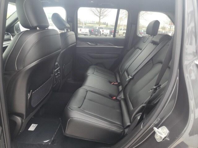 new 2025 Jeep Grand Cherokee car, priced at $42,331