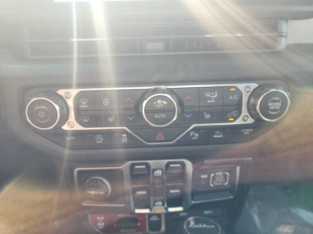new 2025 Jeep Gladiator car, priced at $44,305