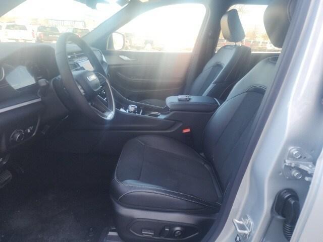 new 2025 Jeep Grand Cherokee L car, priced at $42,772