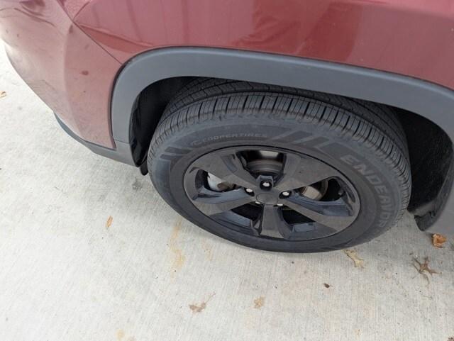 used 2019 Jeep Cherokee car, priced at $20,385