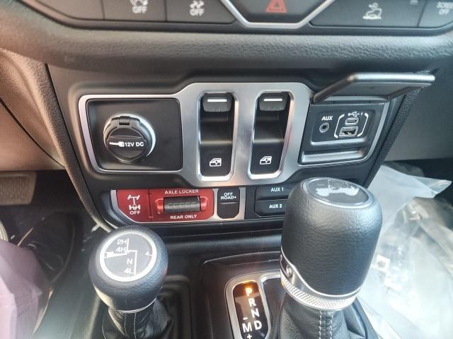 new 2025 Jeep Wrangler car, priced at $46,085
