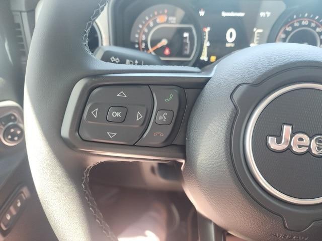 new 2025 Jeep Wrangler car, priced at $46,085