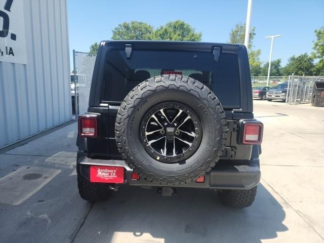 new 2025 Jeep Wrangler car, priced at $46,085