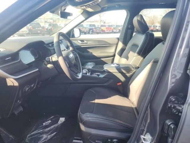 new 2025 Jeep Grand Cherokee L car, priced at $43,200