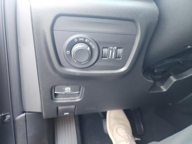 new 2025 Jeep Grand Cherokee L car, priced at $42,828
