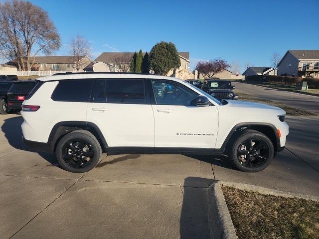 new 2025 Jeep Grand Cherokee L car, priced at $42,303