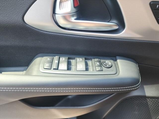 new 2025 Chrysler Pacifica car, priced at $50,958